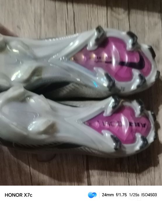 бутсы nike и puma