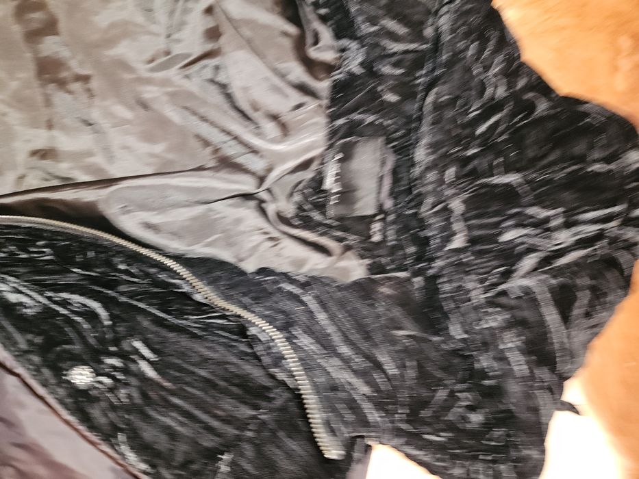 Vand geaca neagra de dama din fas cu gluga din catifea M