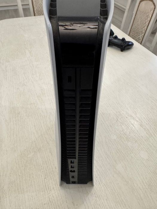 Продам playstation 5 1tb диски в подарок