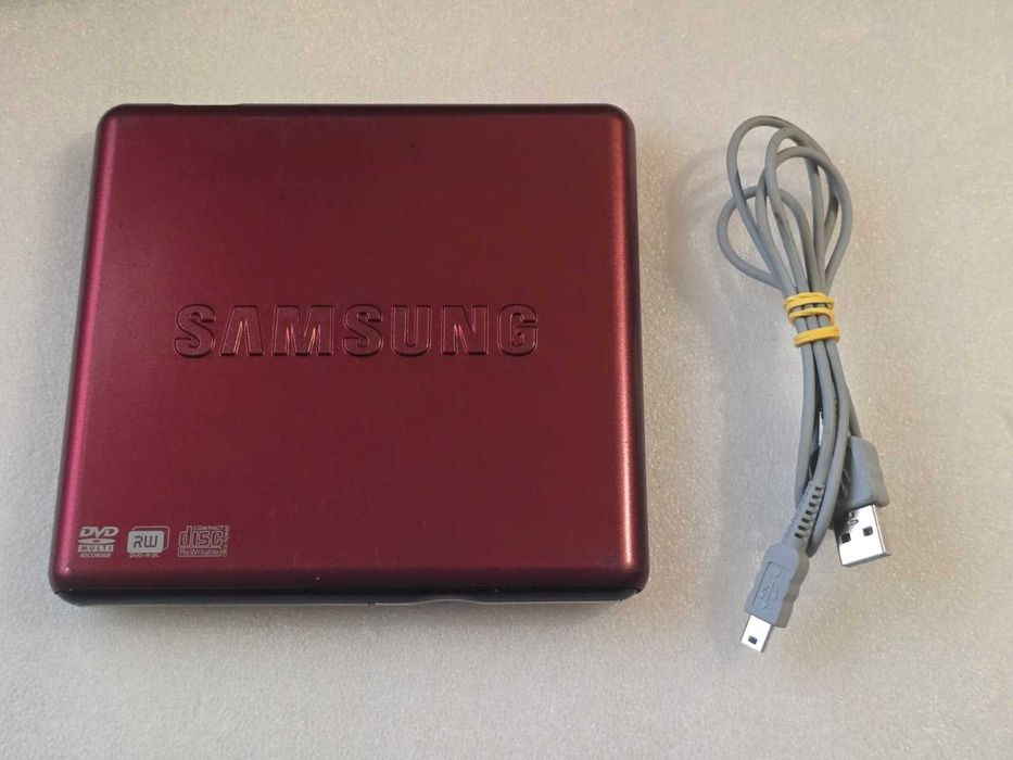 DVD Writer Extern Samsung SE-S084, Interfață USB 2.0, Slim, Plug & Play