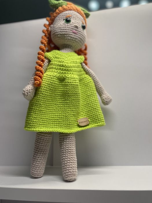 Păpușă Amigurumi croșetată manual