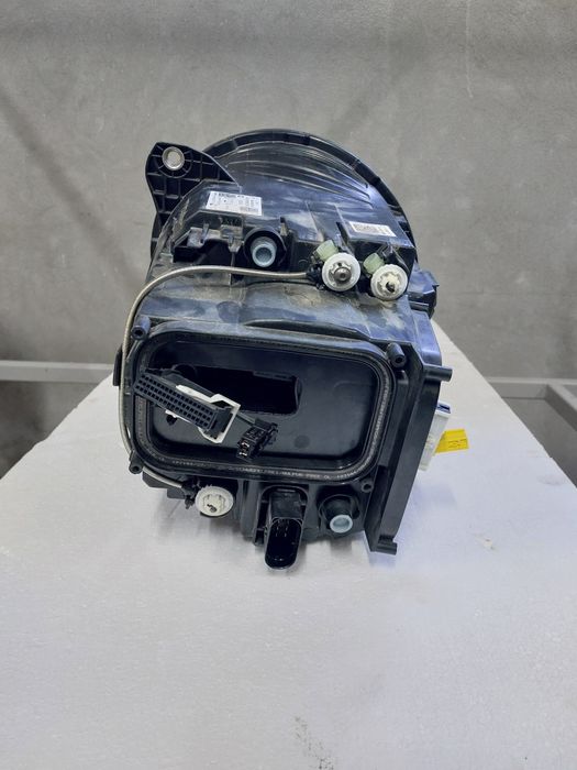 far dreapta multibeam + aripa fata originale mercedes g w463