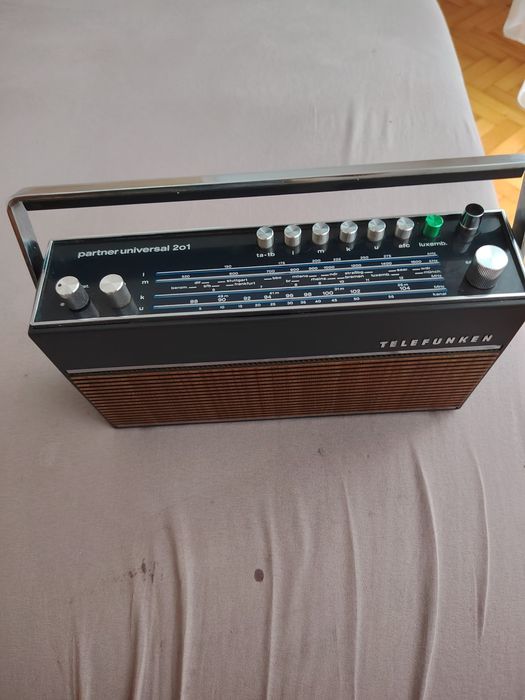 Vind radio telefunken 2 buc impecabil