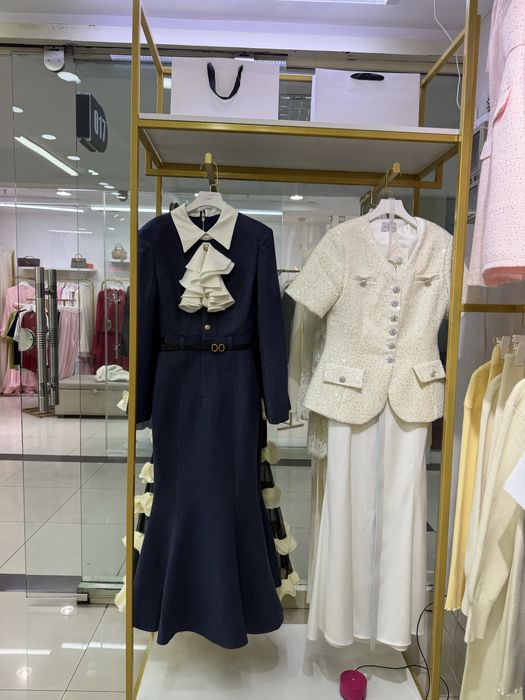 Продам оборудование для магазина одежды