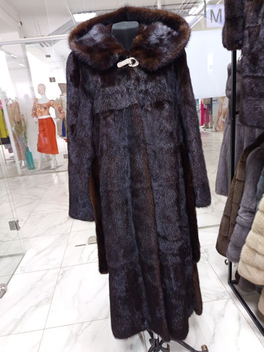 Продам норковую шубу