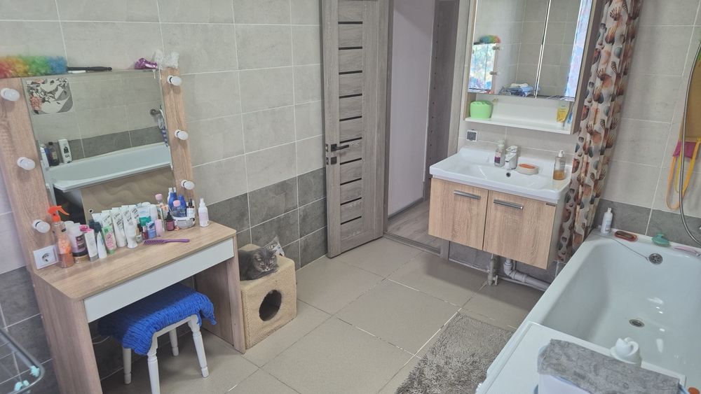 Продам 4х комнатную квартиру