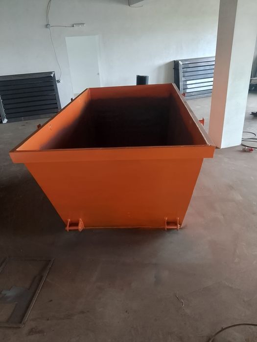Container pentru deșeuri provenite din demolari
