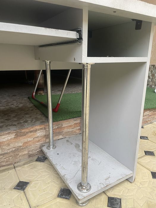 Детский стол для учебы, компютера