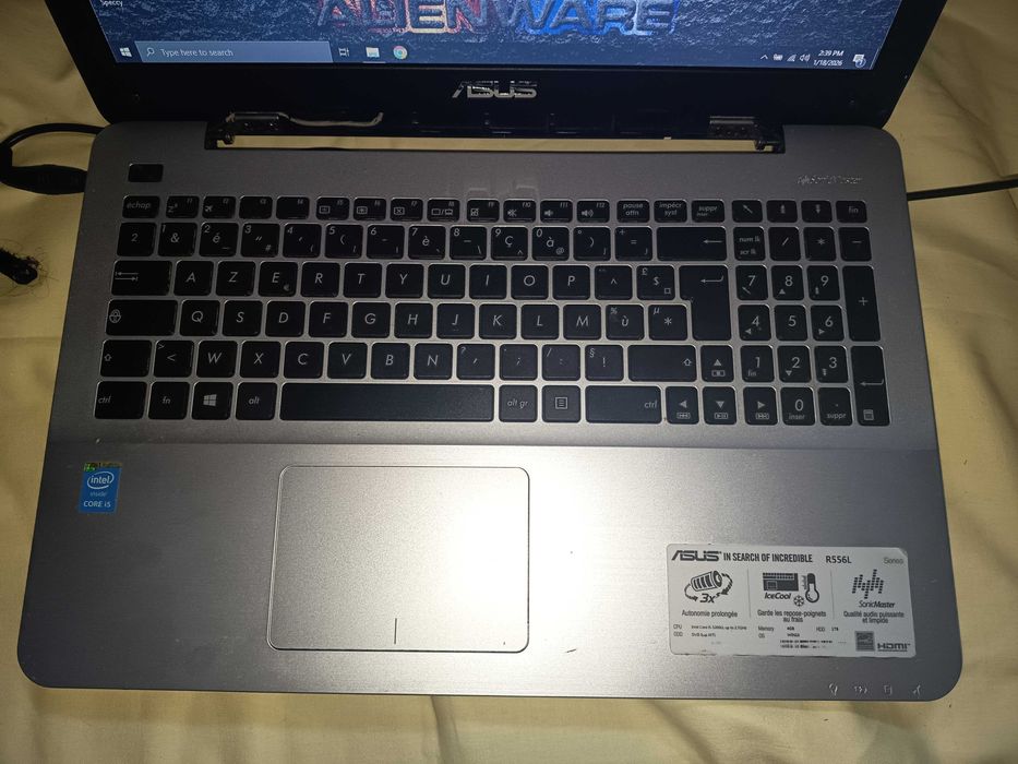 Laptop asus R556L, Core i5 5200u, ram 4gb, hdd 500gb, baterie buna