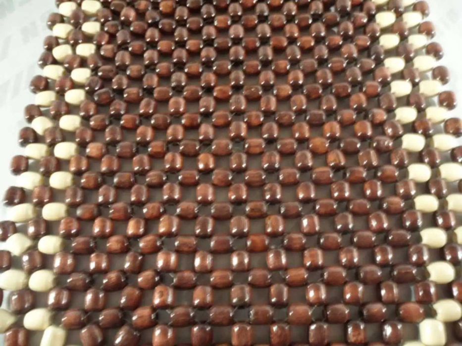 Масажна седалка от бамбукови топчета