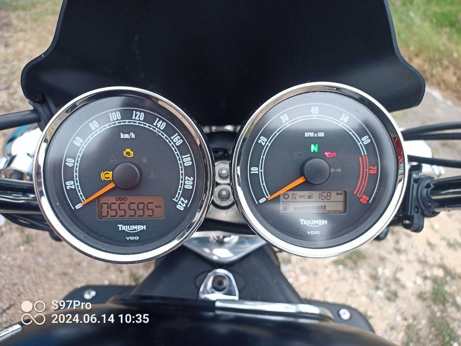 Triumph Rocket 3 2011