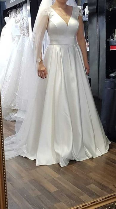 Vand rochie de mireasa