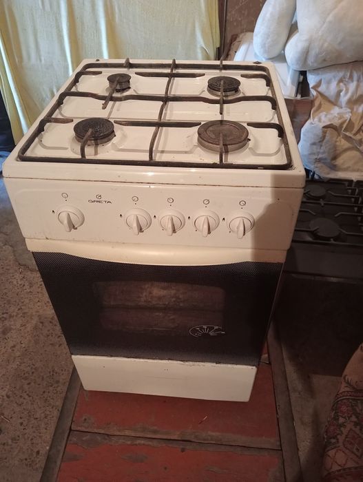 Газовая плита  2 штуки рабочем состоянии