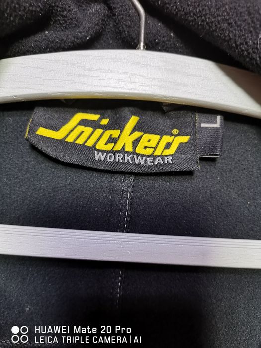 Snickers L  леко яке.