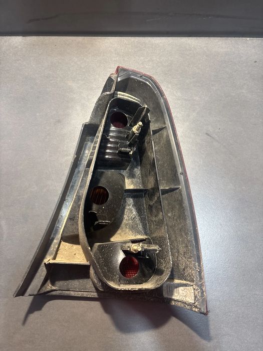 Lampa / Tripla stop stanga pe aripa Dacia Logan 2006 1.4 MT (75 hp)