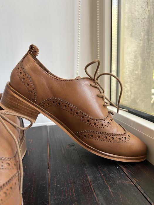 Продам женские кожаные туфли броги италия