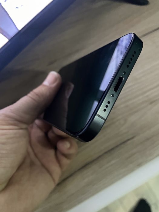 Vand iph 15-PRO Impecabil