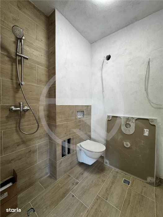 Apartament Tip Penthause 3 camere,103 mp + 2 terase ,situat pe strada