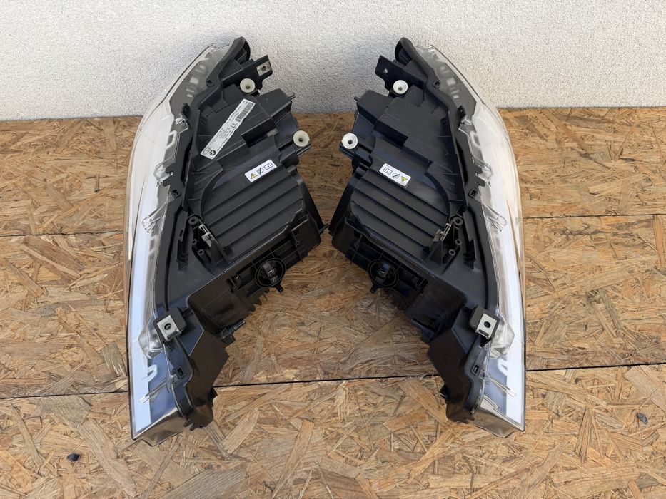 SET Far stanga dreapta BMW Seria3 F30 F31 Xenon Originale Europa