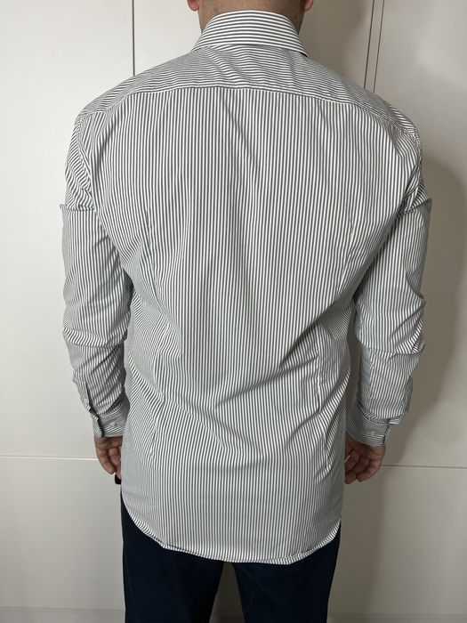 Риза на марката BOSS