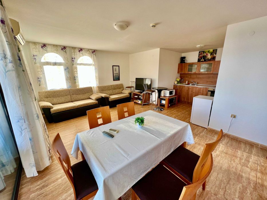 Продава се Тристаен апартамент в Свети Влас - 85 кв.м за 1648 €/кв.м - Снимка #2