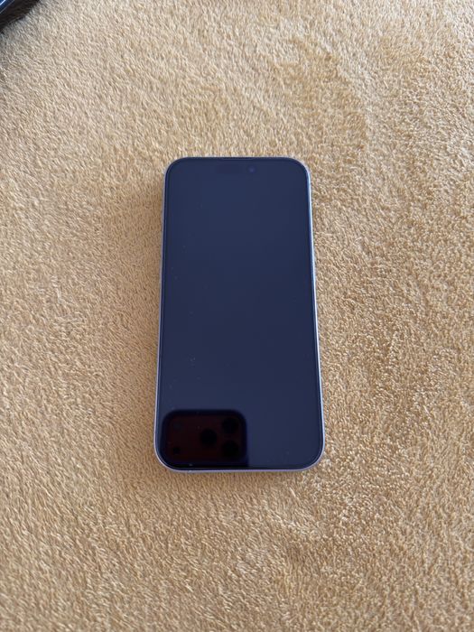 Iphone 15 pro с подарък кейсове нови