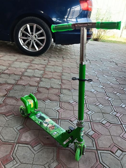 Продам детский самокат.