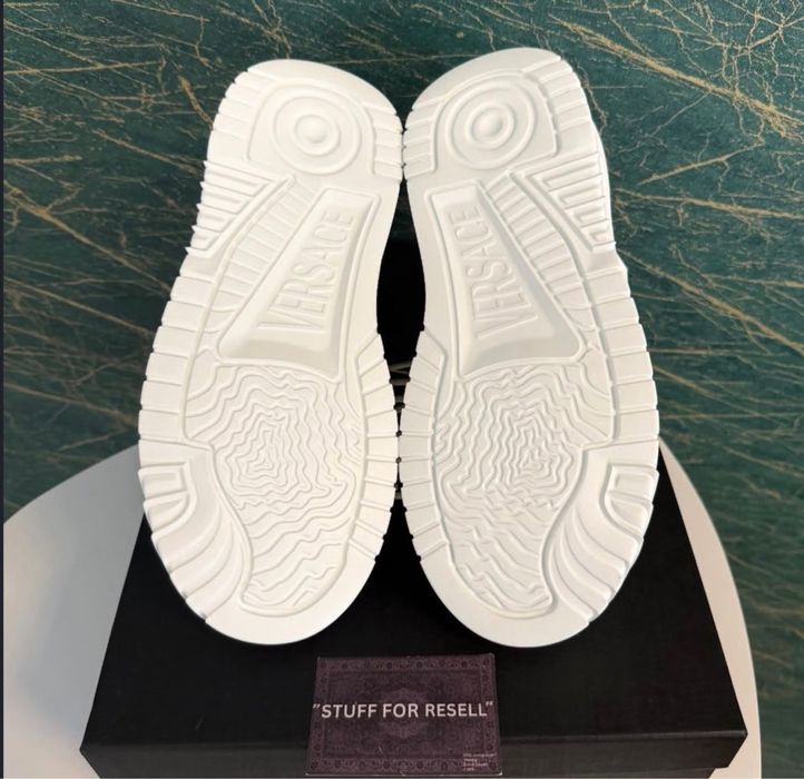 Adidasi versace odissea