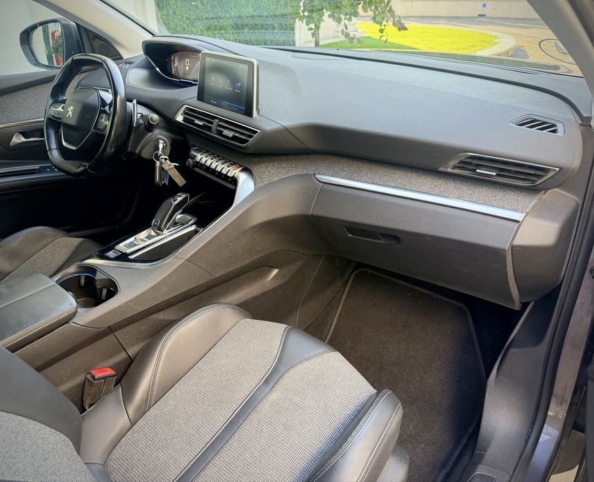 Peugeot 5008 Allure 1.5d Cutie Automata! Garantie 12 Luni!