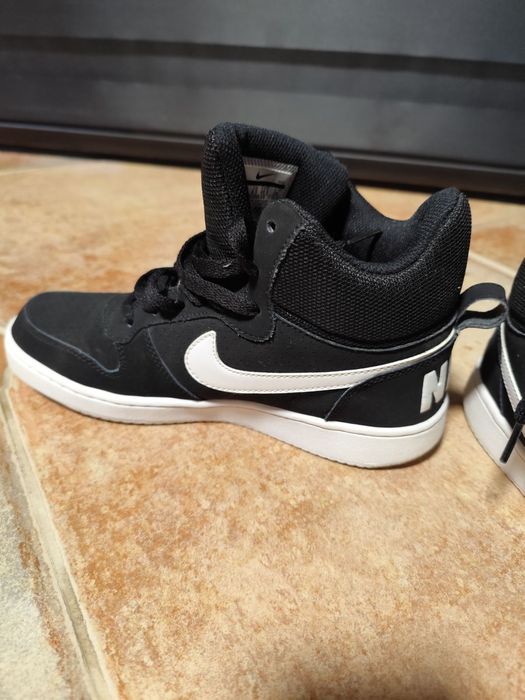 Nike обувки пролетно есенни.