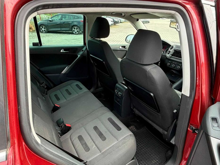 Volkswagen Tiguan / 4x4 / Automat / Navigatie / Proprietar