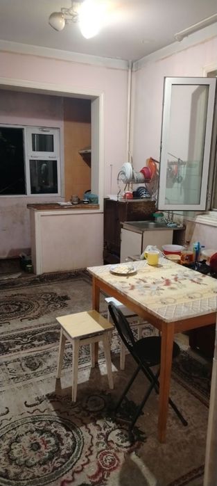 С даётся в аренду 2 х комнатная квартира в центре дружбе народов