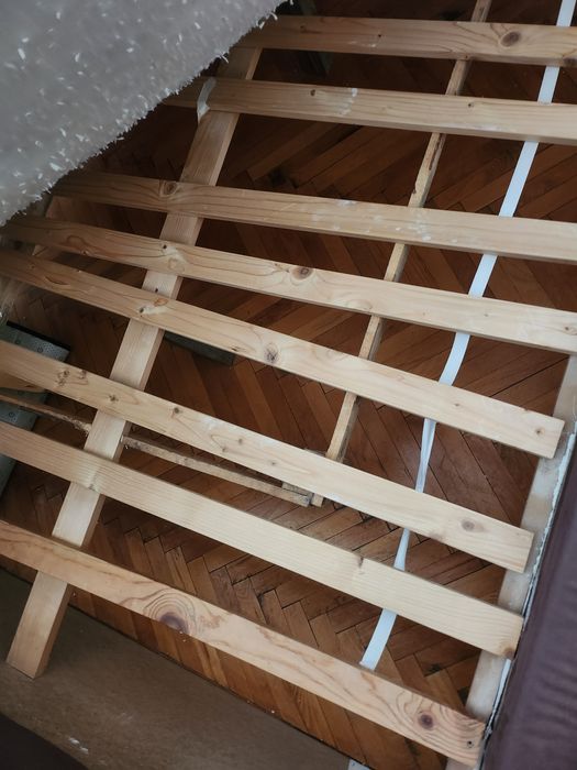 Pat tapițat 140x200