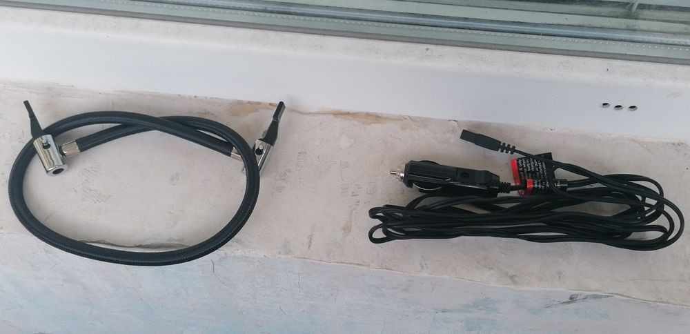 Преносима помпа за гуми