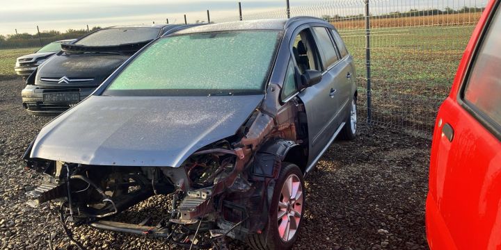 Usita rezervor 13111596 13111596 Opel Zafira B