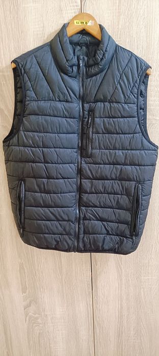 Vesta Bershka,marimea M,Negru