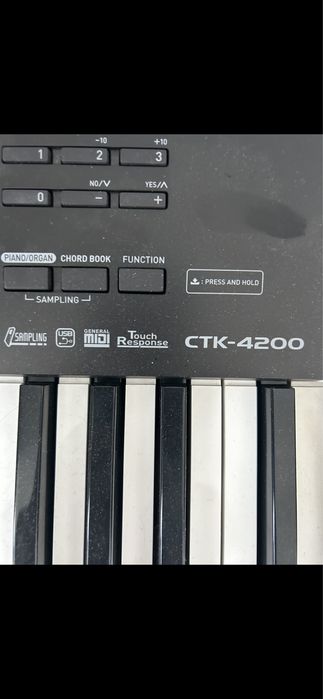 Синтезатор Casio идеальное состочние