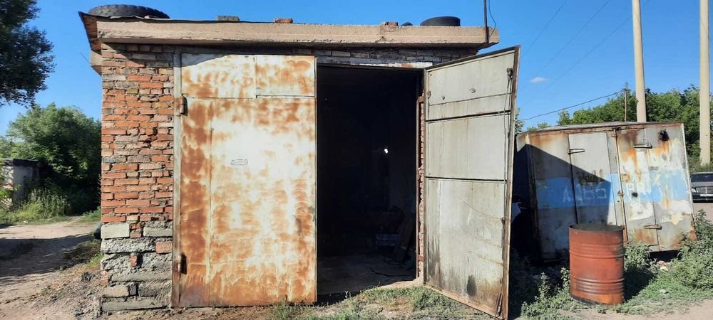 Продам большой гараж