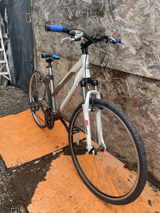 Bicicleta cadru dama carrera crossfire roti 28” cadru aluminiu