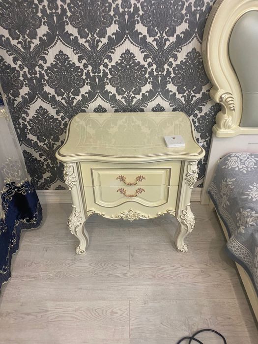 Продам спальный гарнитур