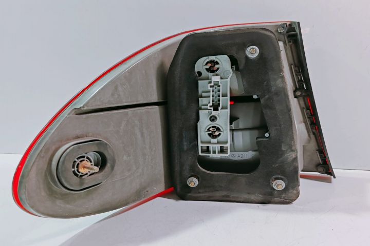 Stop tripla dreapta fara soclu A2118201264 Mercedes-Benz E-Class W211