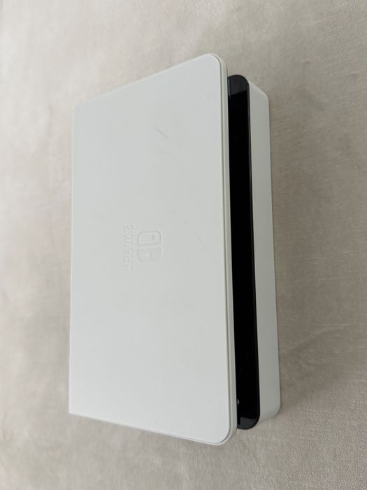 Nintendo Switch OLED White – Husă + 2 jocuri | Gata de utilizare