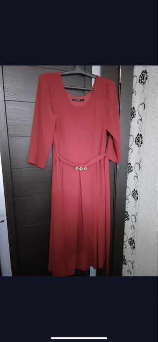 Красивые платья в  отличном состоянии