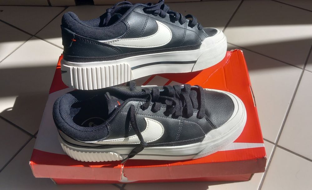 Спортни дамски обувки Nike