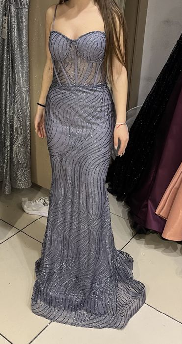 Официална рокля с корсет