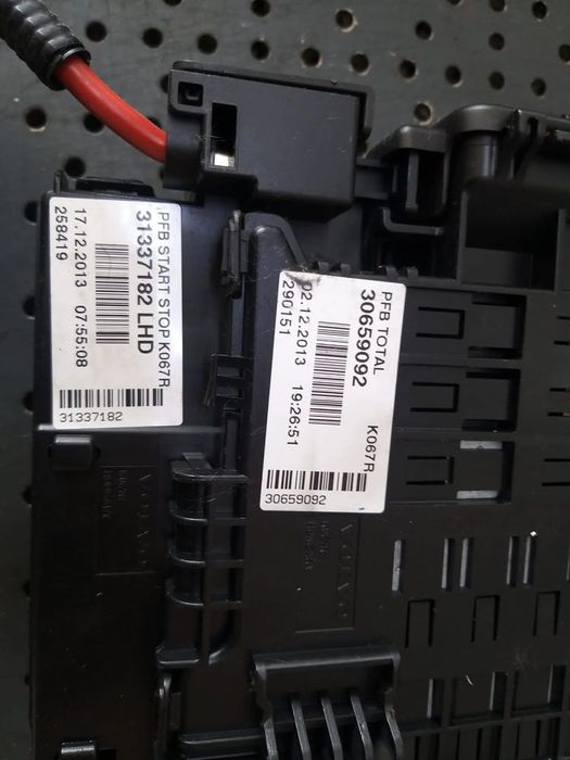 Panou tablou sigurante 2.0 d volvo xc60 30659092 31337182