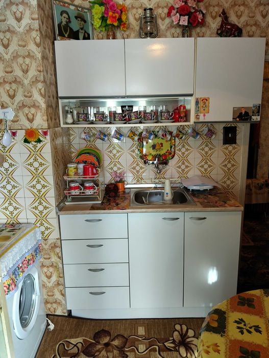 Продава разширена , вътрешна гарсонера