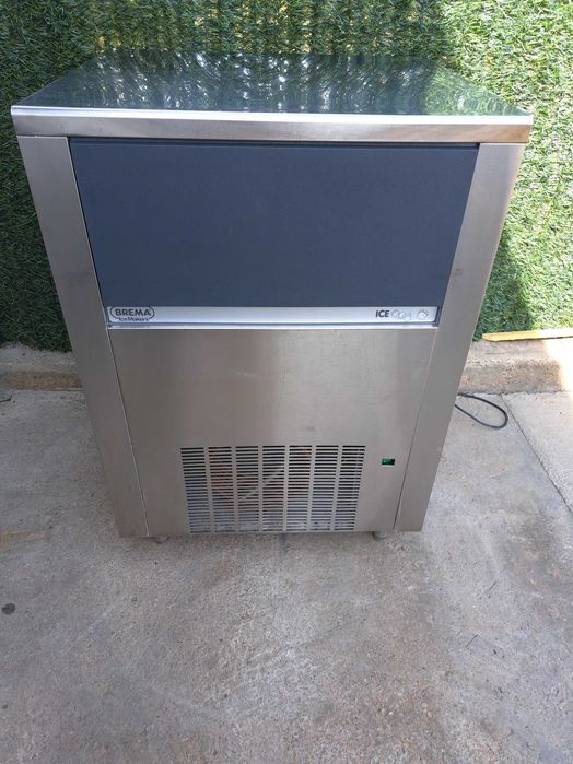 Професионален ледогенератор Brema
