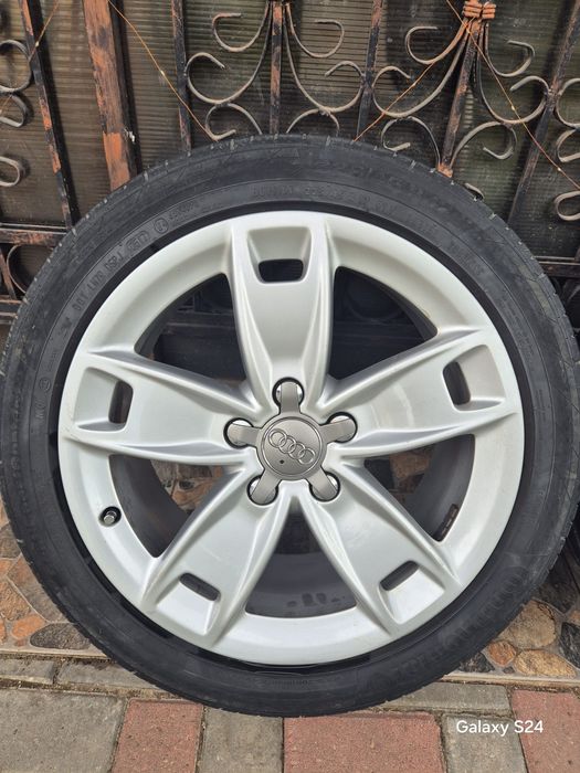Vând Jante cu anvelope  Audi S-Line  R 17