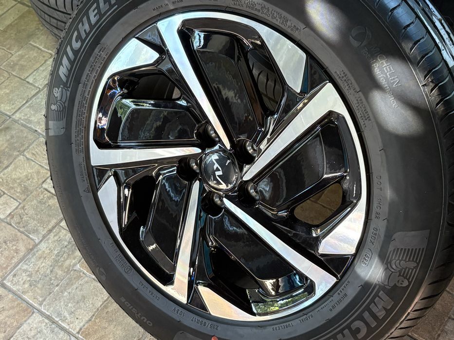 Оригинални джанти Kia / Киа 17" 5х114.3 + гуми 215/65/17